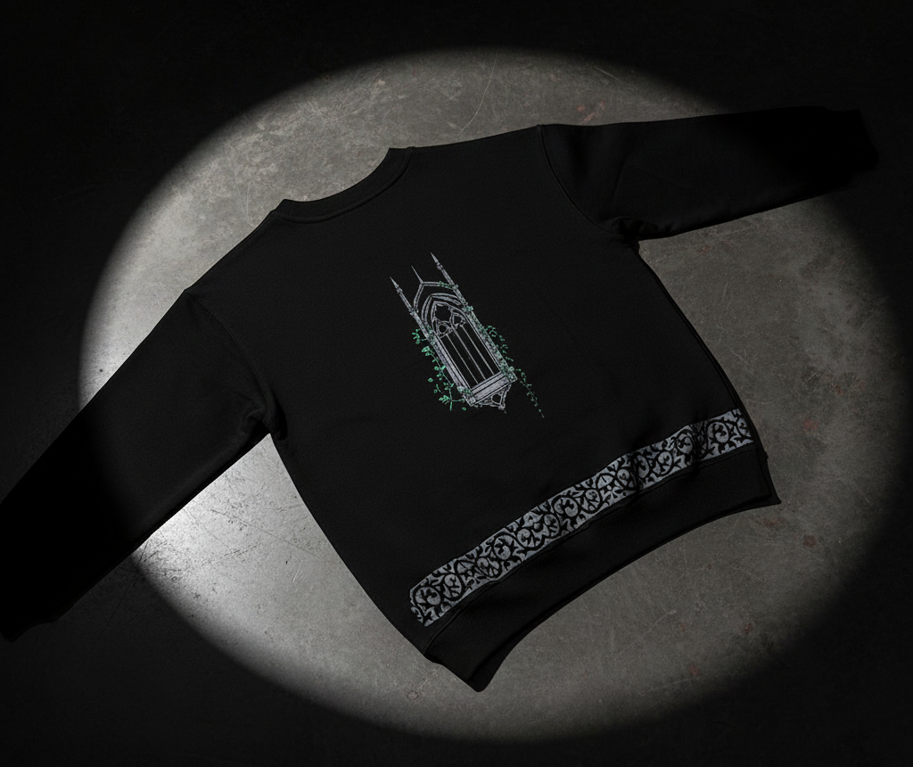 MIDNIGHT LONDON — Black Crewneck