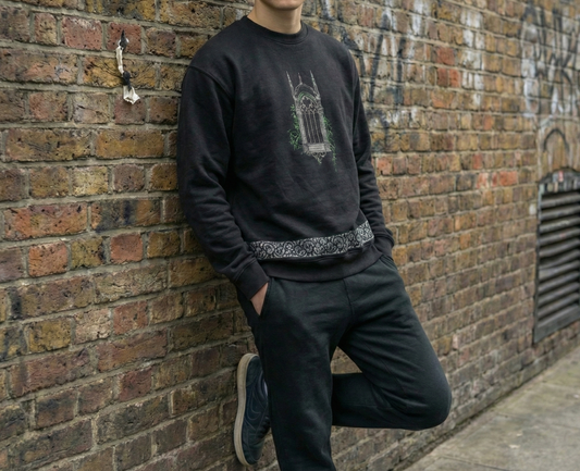 MIDNIGHT LONDON — Black Crewneck