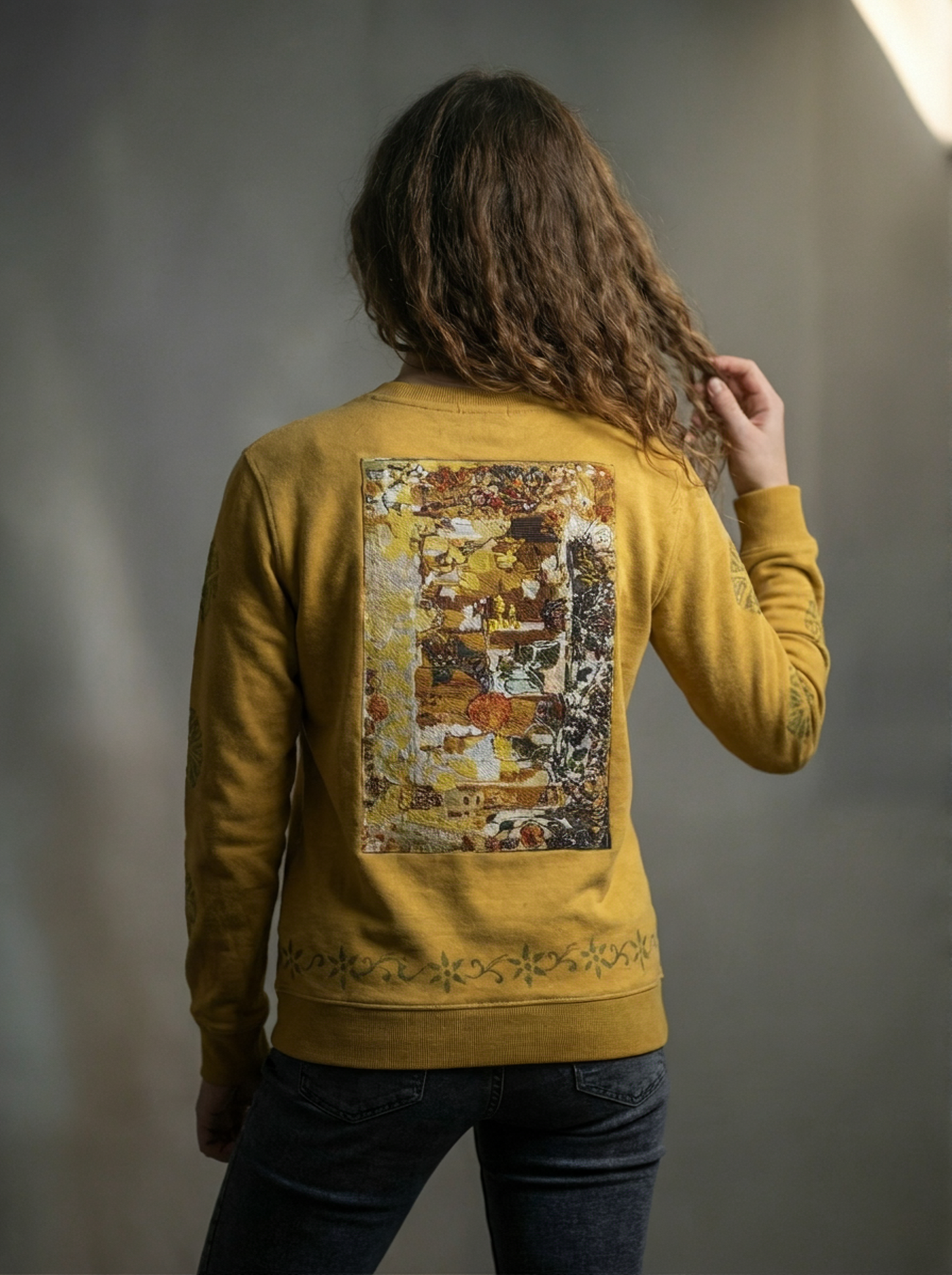 SAHARA — Yellow Crewneck